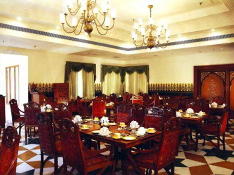 The Ummed Jodhpur Palace Resort & Spa Restaurace fotografie